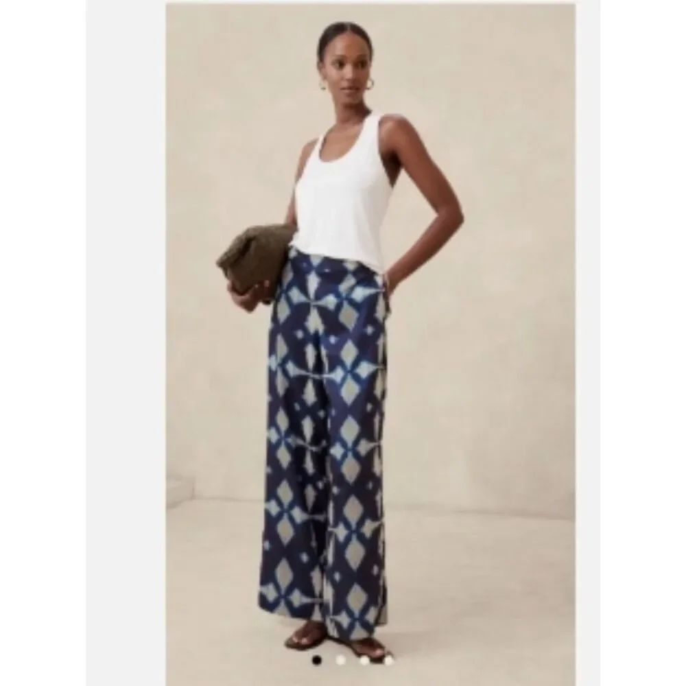 Like New! Banana Republic Relaxed Pull On Pants in Size XS